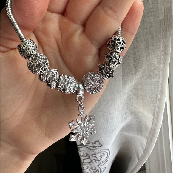 BRAND NEW Silver Holiday Charm Bracelet with 9 slide on artisan beads - Picture 9 of 13